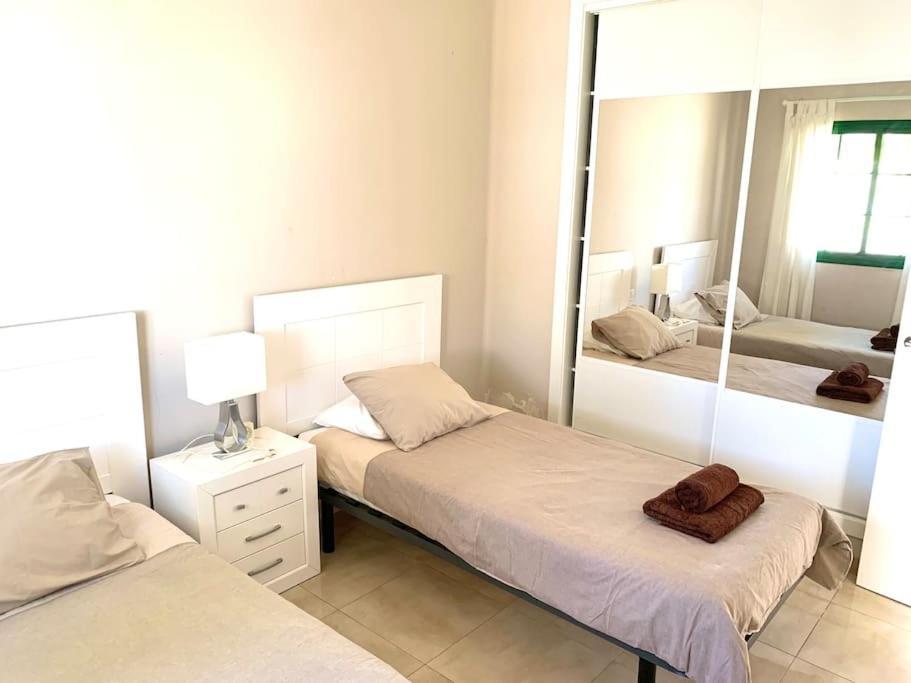 Casa Italia, Modern One Bedroom Apartment Close To The Beach Tías Extérieur photo